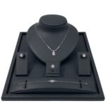 طقم ابيض ذهب عيار 18 الوزن 6.28 جرام