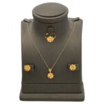 نصف طقم ذهب عيار 21 الوزن 4.20 جرام