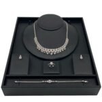 طقم ابيض ذهب عيار 18 الوزن 28.78 جرام