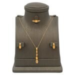 نصف طقم ذهب عيار 21 الوزن 3.55 جرام