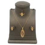 نصف طقم ذهب عيار 21 الوزن 4.33 جرام