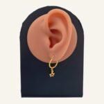 ⁦حلق ذهب عيار 21 الوزن 1.05 جرام⁩ - الصورة ⁦2⁩