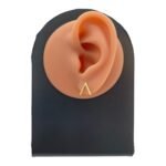 ⁦حلق ذهب عيار 18 الوزن 0.69 جرام⁩ - الصورة ⁦2⁩