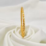 ⁦غويشة ذهب مبرومة عيار 21 وزن 5 جم لإطلالة راقية وبسيطة⁩ - الصورة ⁦2⁩