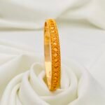 ⁦غويشة ذهب عيار 21 الوزن 9.57 جرام⁩ - الصورة ⁦2⁩