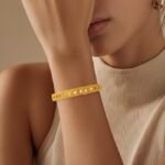 غويشة ذهب عيار 21 الوزن 10.45 جرام