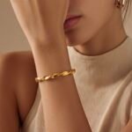 غويشة ذهب عيار 21 الوزن 6.18 جرام