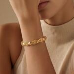 غويشة ذهب عيار 21 الوزن 9.17 جرام