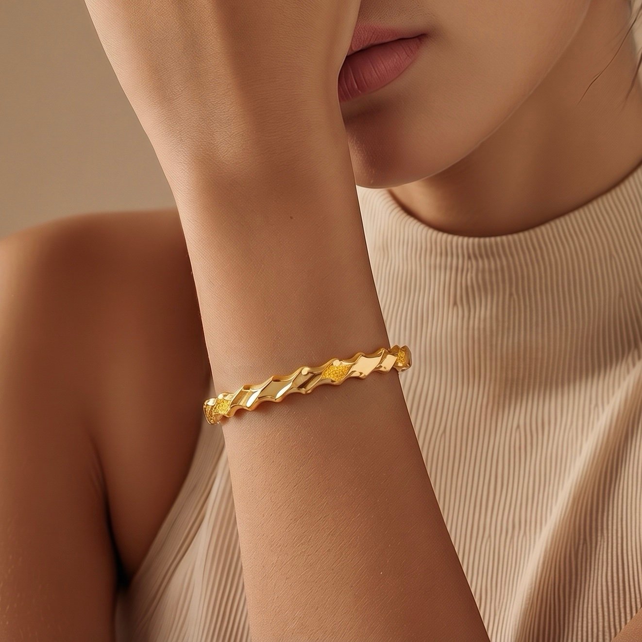 img_3528-3 غويشة ذهب عيار 21 الوزن 4.35 جرام - الصورة 1