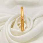 ⁦غويشة ذهب عيار 21 الوزن 7.99 جرام⁩ - الصورة ⁦2⁩