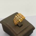 ⁦خاتم ذهب عيار 21 الوزن 1.28 جرام⁩ - الصورة ⁦3⁩