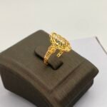 ⁦خاتم ذهب عيار 21 الوزن 0.77 جرام⁩ - الصورة ⁦3⁩