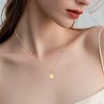 عقد ذهب عيار 18 الوزن 0.88 جرام