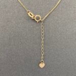 ⁦عقد ذهب عيار 18 الوزن 0.94 جرام⁩ - الصورة ⁦2⁩