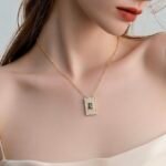 عقد ذهب عيار 18 الوزن 0.6 جرام