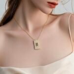 عقد ذهب عيار 18 الوزن 1.20 جرام