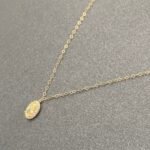 ⁦عقد ذهب عيار 18 وزن 0.63 جرام لمسة جميلة⁩ - الصورة ⁦5⁩