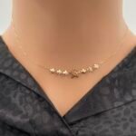 ⁦عقد ذهب عيار 18 وزن 0.88 جرام أناقة جميلة⁩ - الصورة ⁦2⁩