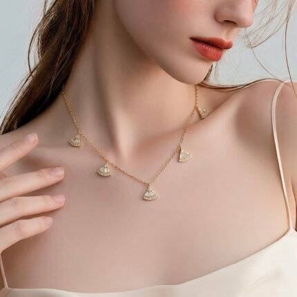 عقد ذهب عيار 18 وزن 0.96 جرام تصميم فاخر