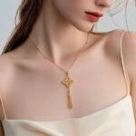 عقد ذهب عيار 21 الوزن 2.24 جرام