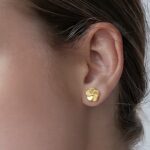 ⁦حلق طبي ذهب عيار 18 الوزن 0.25 جرام⁩ - الصورة ⁦2⁩