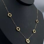 ⁦عقد تشوكر ذهب عيار 18 الوزن 1.66 جرام⁩ - الصورة ⁦5⁩