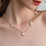 عقد تشوكر ذهب عيار 18 الوزن 1.64 جرام