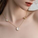 عقد تشوكر ذهب عيار 18 الوزن 1.04 جرام