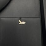 ⁦طقم ذهب عيار 18 الوزن 2.11 جرام⁩ - الصورة ⁦2⁩