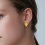 حلق ذهب عيار 21 الوزن 0.77 جرام