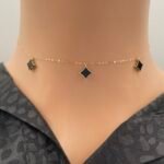 ⁦عقد تشوكر ذهب عيار 18 الوزن 0.89 جرام⁩ - الصورة ⁦2⁩