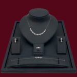 طقم ابيض ذهب عيار 18 الوزن 6.89 جرام